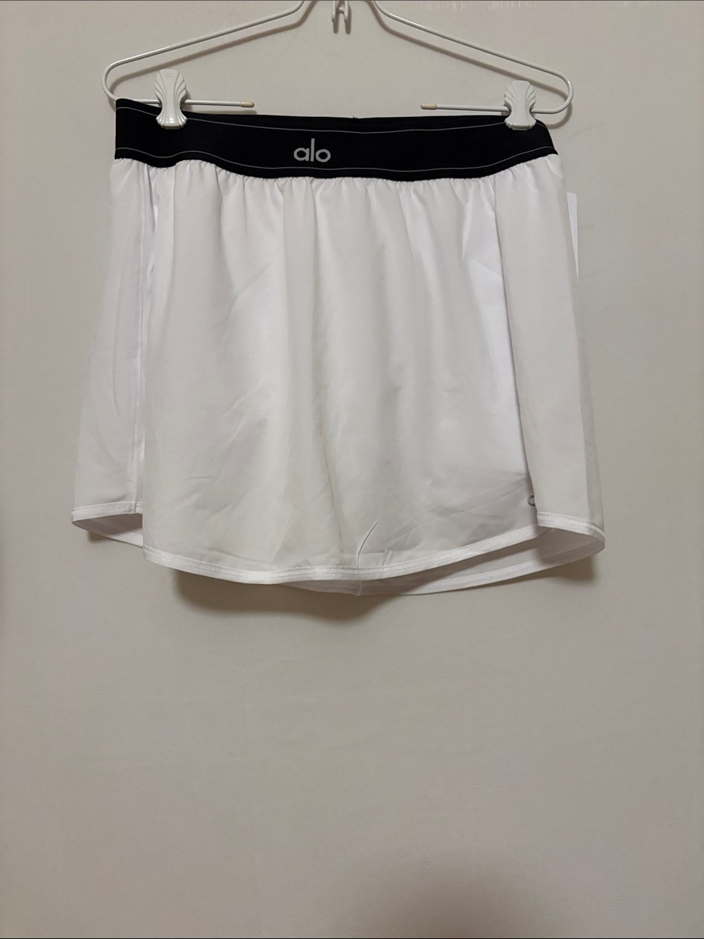 ALO Yoga White Skort with Black Elastic Waistband